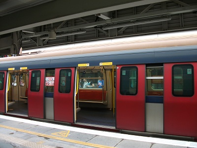香港→シンセンの電車
