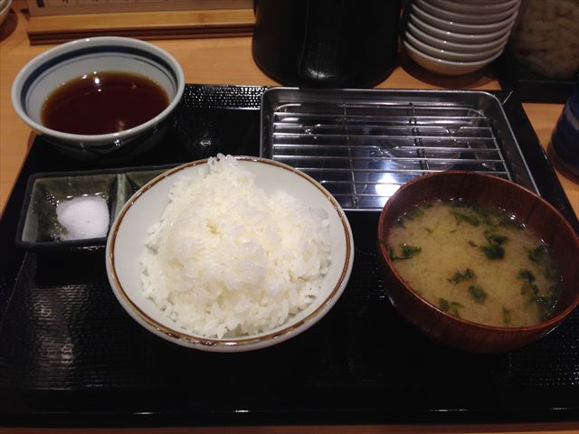 天ぷら　まきのさん　　ご飯とみそ汁